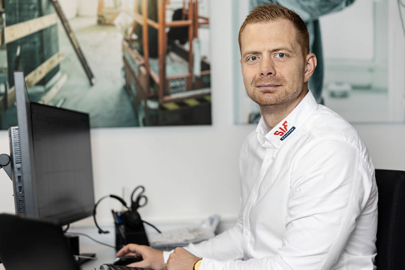 Lasse Østenby, Afdelingsleder i SIF Gruppen